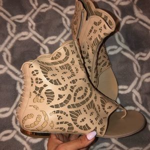 Giuseppe Zanotti lace up sandal euro size (39)